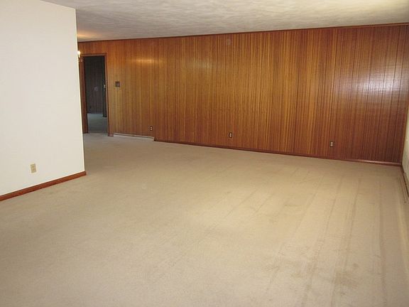 4th image of 3 Broadview