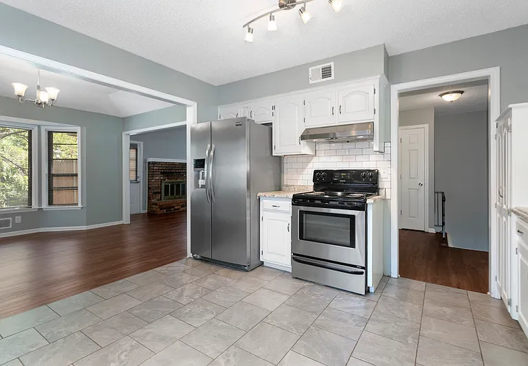 3513 NE Stanton St — Photo 9