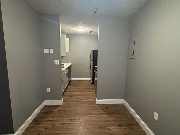 3rd image of 122 Chestnut St APT 5