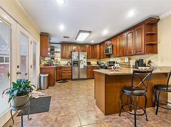 3rd image of 8401 Creole Dr