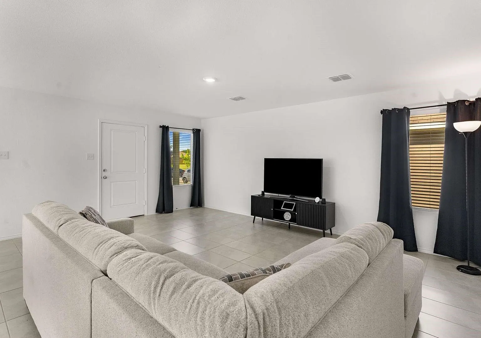 Beautiful Princeton Home — Photo 4