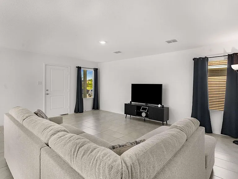222 Harvest St — Photo 4