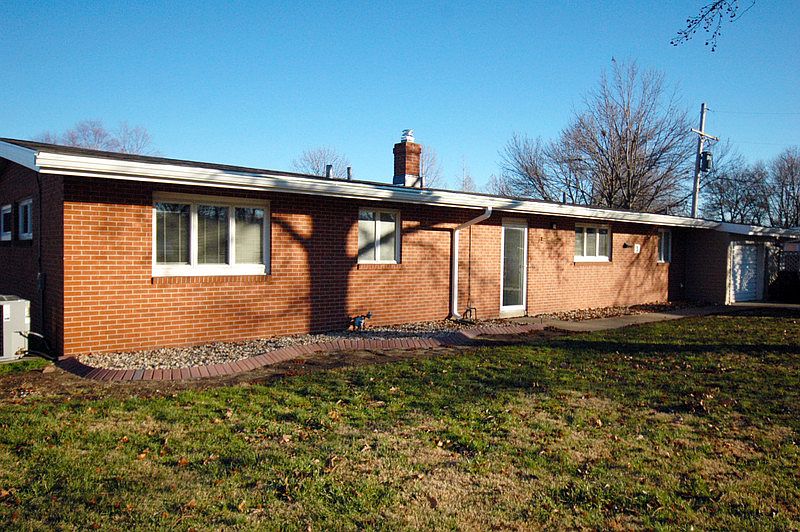 1st image of 9 Kennedy Dr