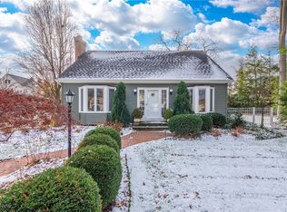 15431 Edgewater Dr, Lakewood, OH 44107