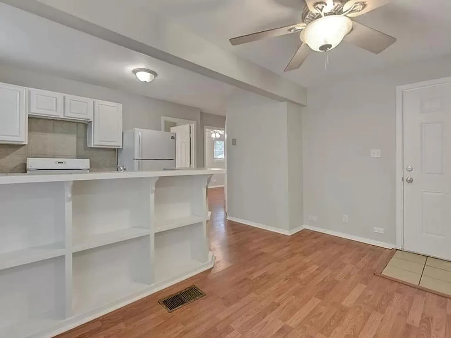3 bed, 1446 sqft, $1,750 — Photo 2