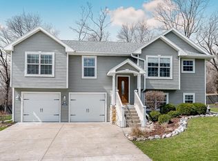 N3051 Dandelion Rd, Lake Geneva, WI 53147