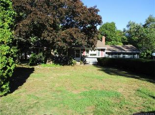 8 Fir Ridge Rd, Clinton, CT 06413