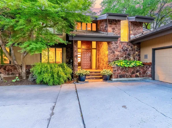 1955 E Table Rock Rd, Boise, ID 83712