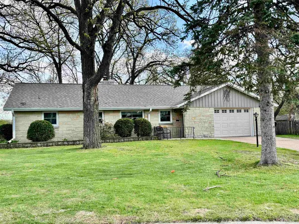 107 Doresella St, Loves Park, IL 61111