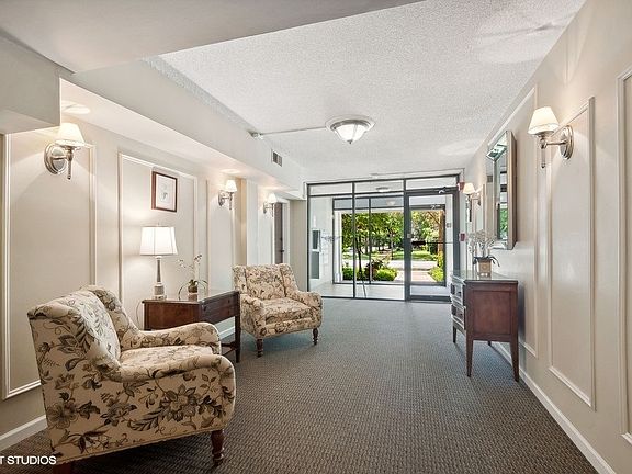 3rd image of 2501 Central St APT 4B