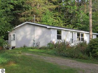 6685 N West Bay Shore Dr, Northport, MI 49670
