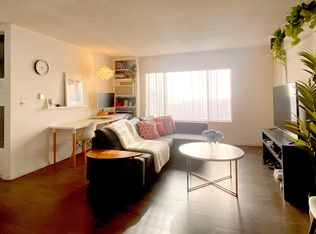 11836 Darlington Ave, Los Angeles, CA 90049