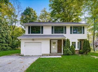 6 Hamilton Dr, West Milford, NJ 07421