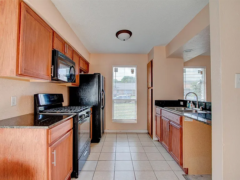 10621 Lanshire Dr #A — Photo 6