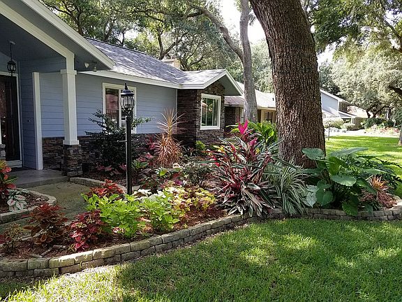 Front Entrance Garden, 2021