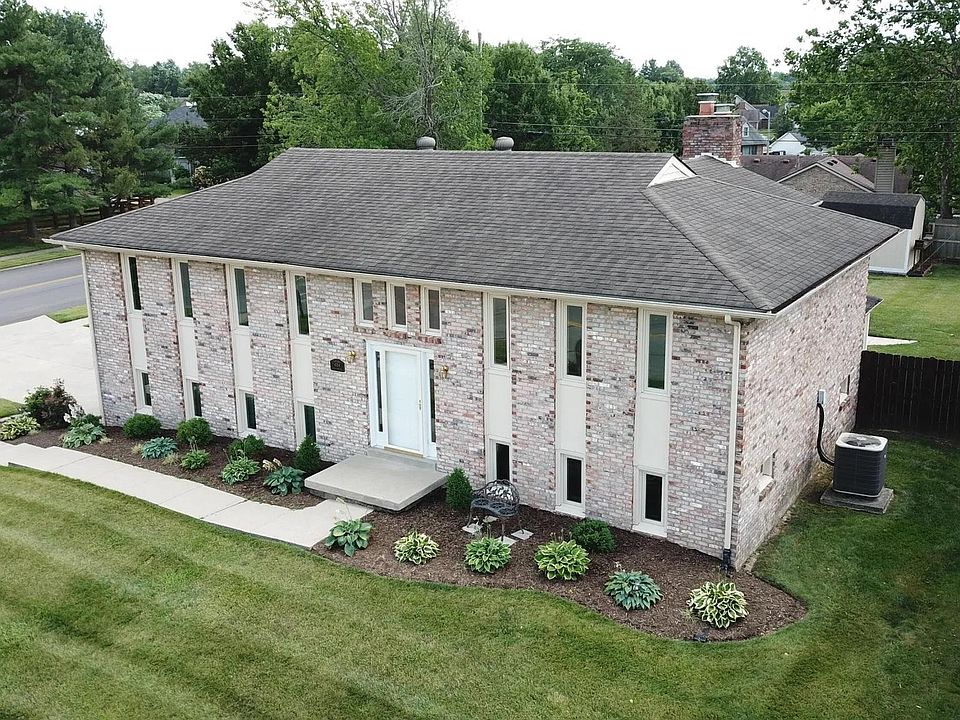 1st image of 484 Cromwell Way