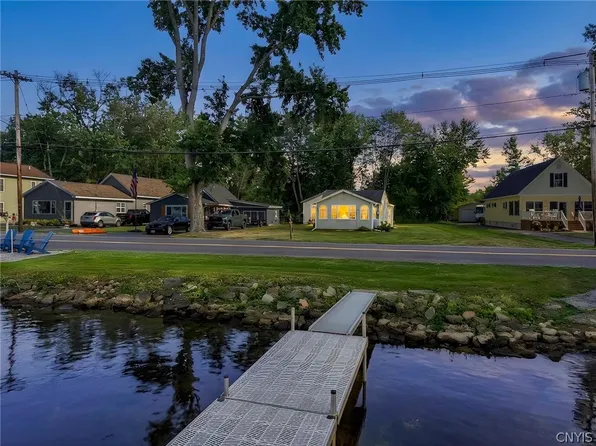 6052 Muskrat Bay Rd, Brewerton, NY 13029