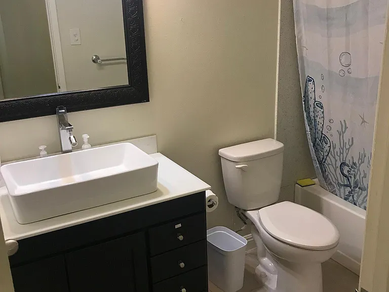 1359 Phelps Ave #8-A — Photo 4