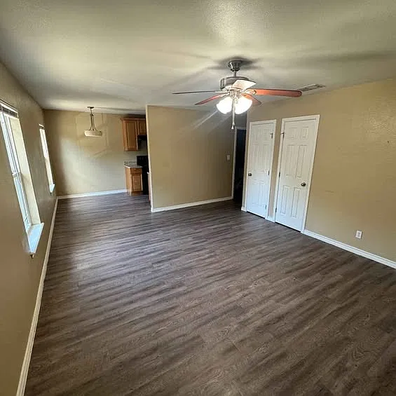 2 bed, 806 sqft, $900 — Photo 3