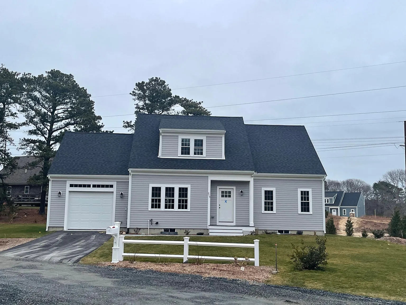 4 bed, 2010 sqft, $3,950 — Photo 1