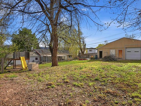 3rd image of 305 8th St