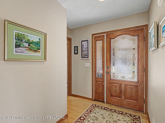 5th image of 5286 Alward Rd