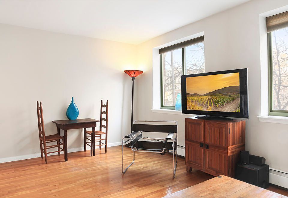 2nd image of 416-418 E 11th St #2B