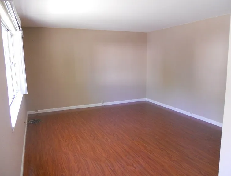 1557 Drake Dr — Photo 3