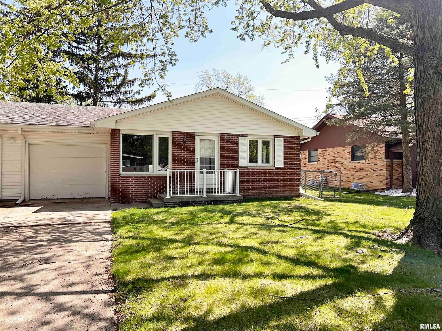 7022 N Kerwood Dr, Peoria, IL 61614 Zillow