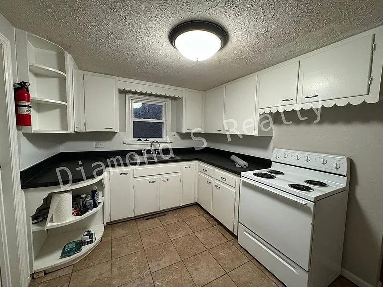 3435 S Sulgrove Ave — Photo 6