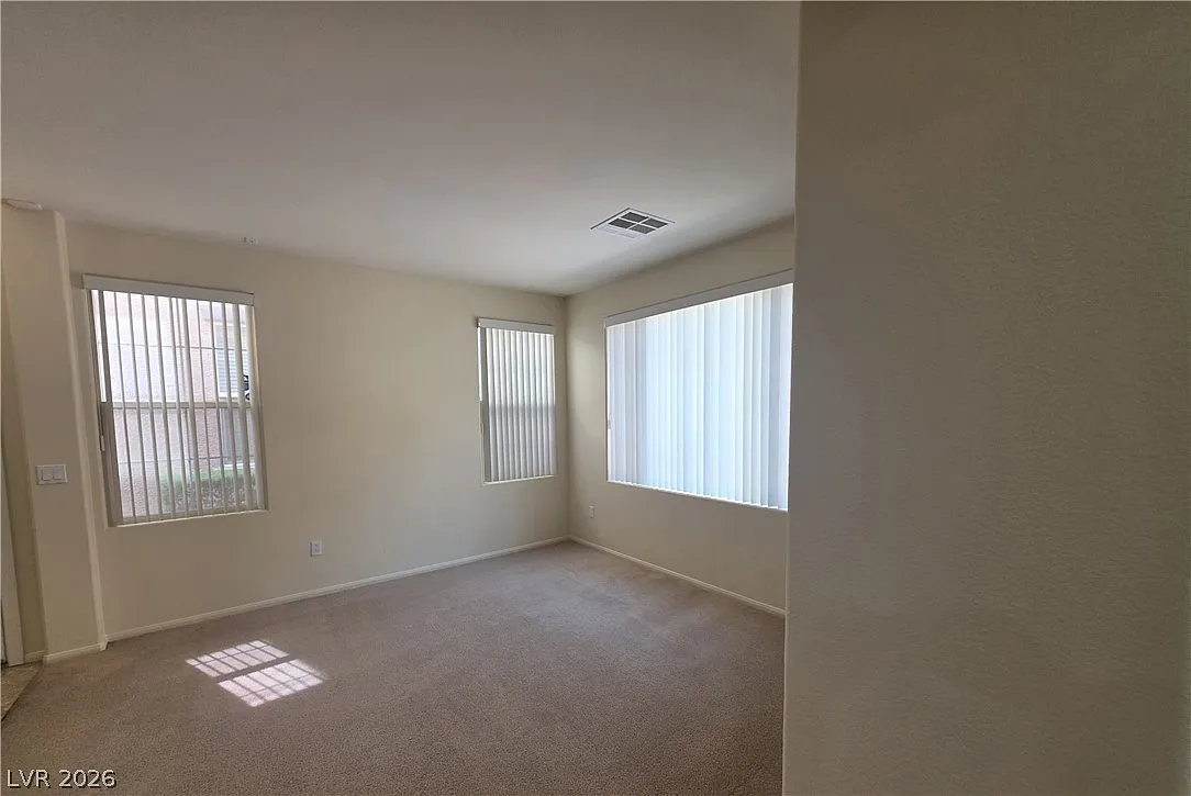 3 bed, 2.5 bath, 1605 sqft, $1,870 — Photo 3