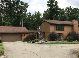 11623 Pleasant Ridge Pl, Strongsville, OH 44136