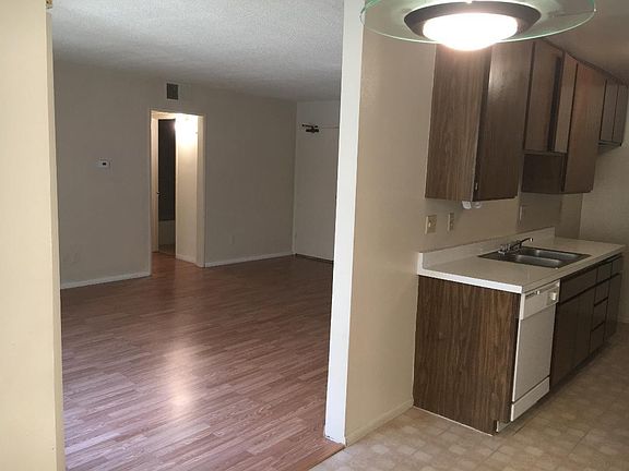 5th image of 433 N Jackson St APT 204