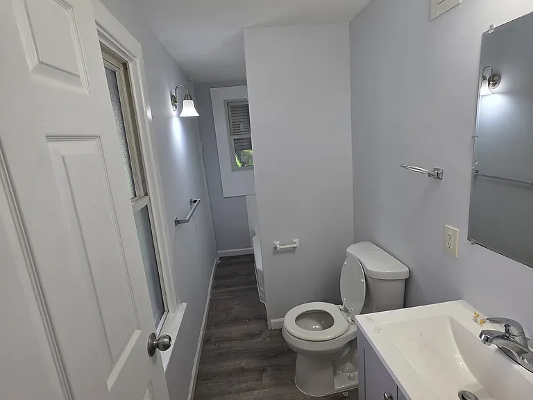 714 Roebling Ave — Photo 8