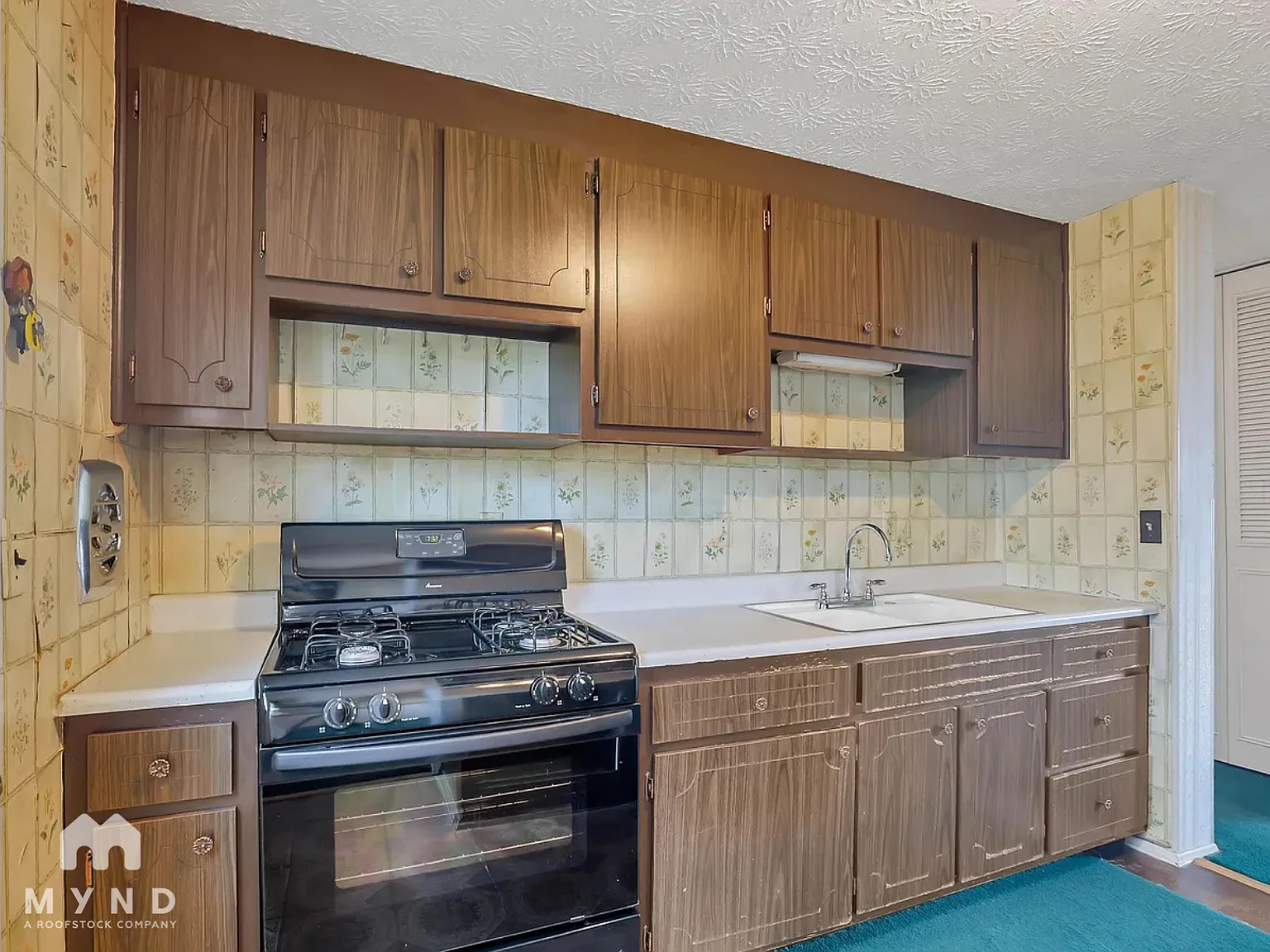 3 bed, 2.0 bath, 1212 sqft, $1,895 — Photo 3