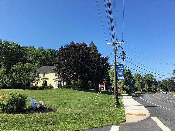 4th image of 156 Portsmouth Ave