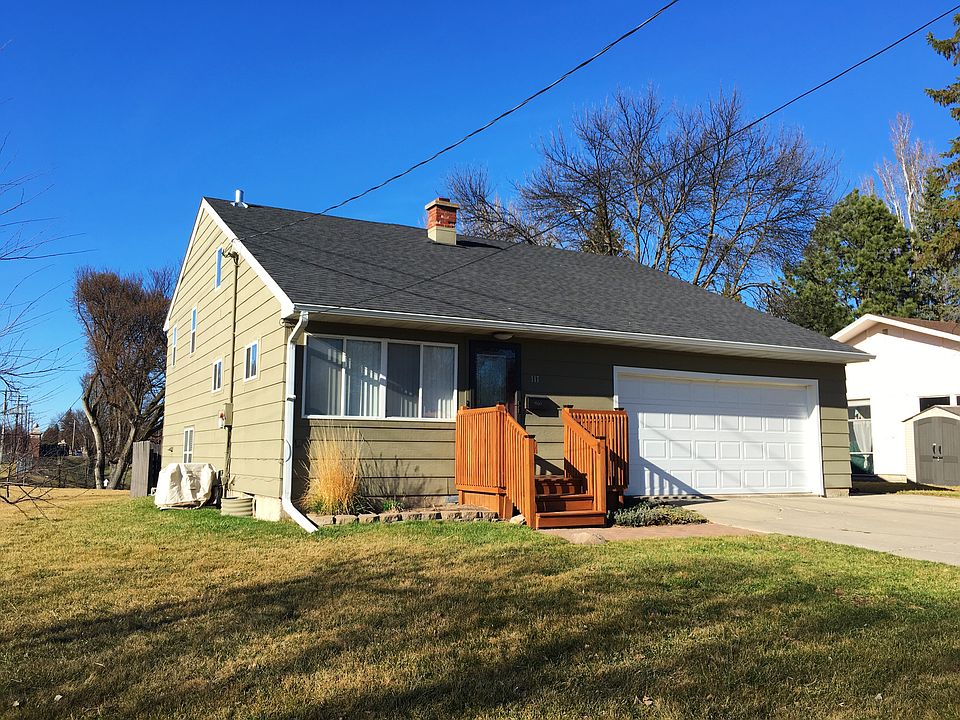 1st image of 117 Woodland Dr N