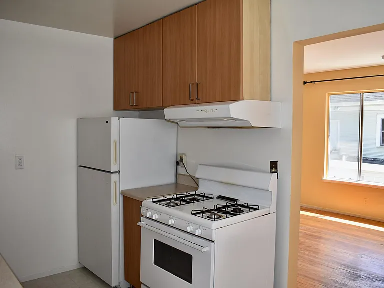 1815 Derby St #C — Photo 6