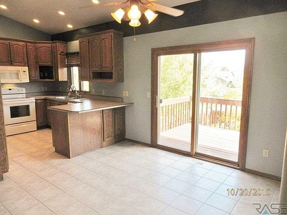 4th image of 6300 S Crane Ave