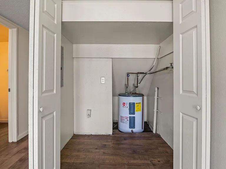 Westport Crossing Apartments — Photo 94