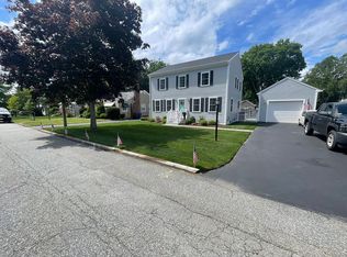 3 Colonial Rd, Bristol, RI 02809