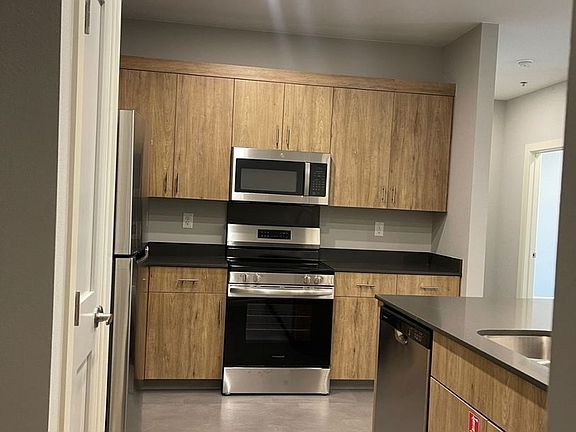 4th image of 615 E Dallas Ave #2B-2BA-1069SQFT