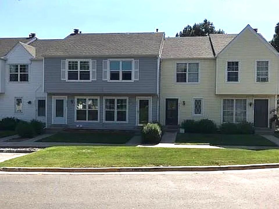 1st image of 8827 W Floyd Ave