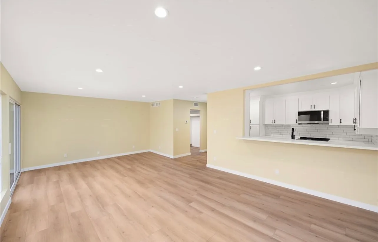 1 bed, 844 sqft, $2,800 — Photo 3