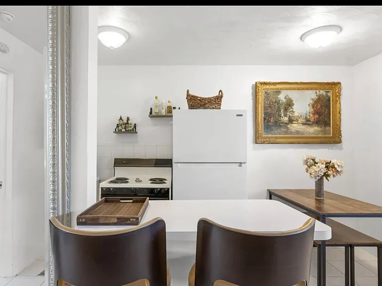 820 NE 16th Ave #3 — Photo 4