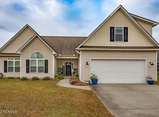 220 Pecan Grove Ct, New Bern, NC 28562