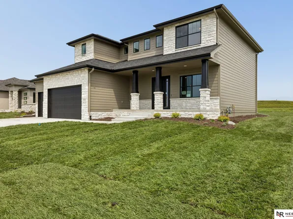 3818 Prairie Breeze Rd, Lincoln, NE 68516
