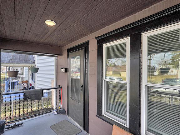 4th image of 1509 Genessee Ave