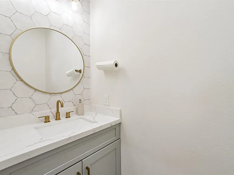 6008 Canal St — Photo 13