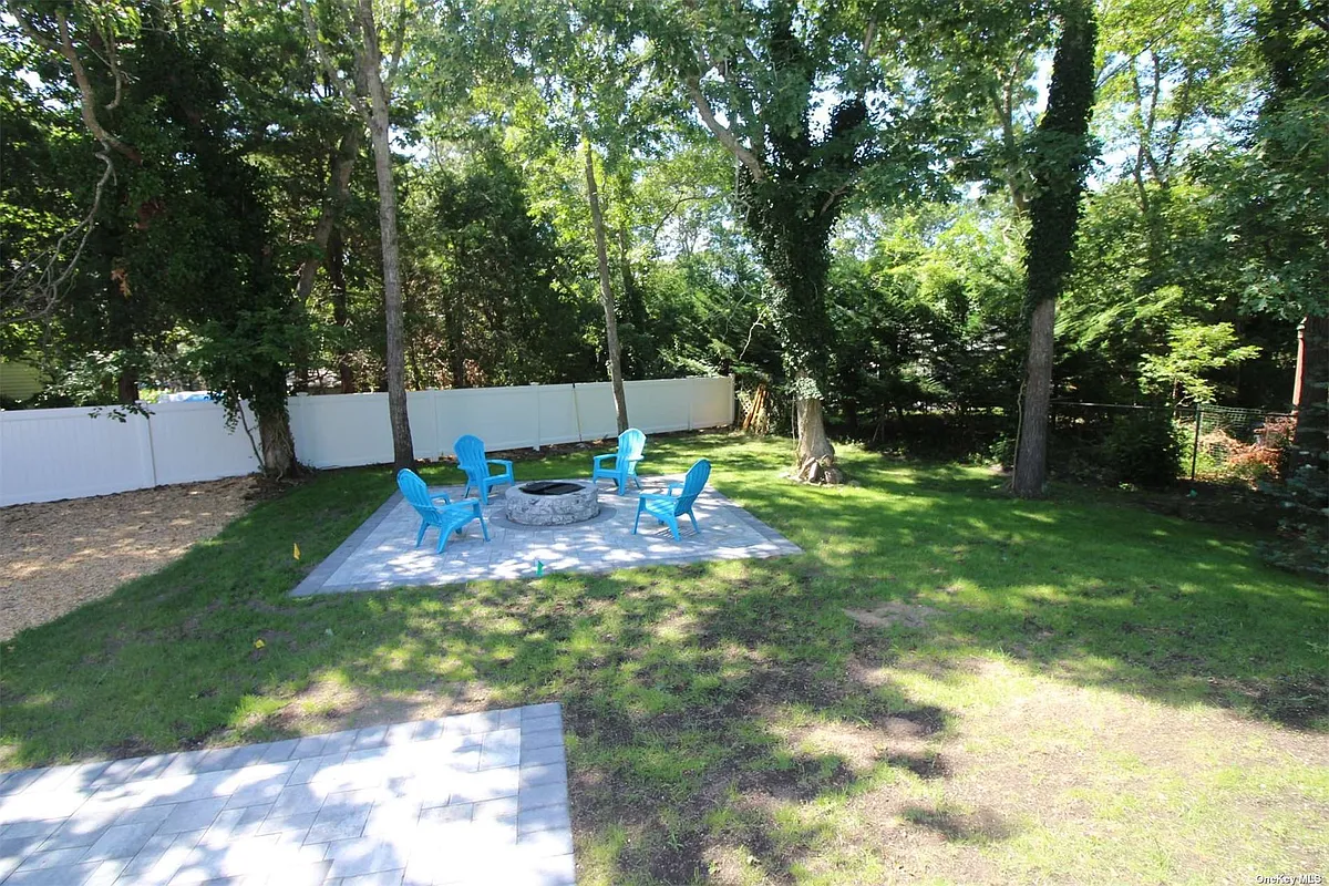 Building Photo - 8 Wakeman Ct